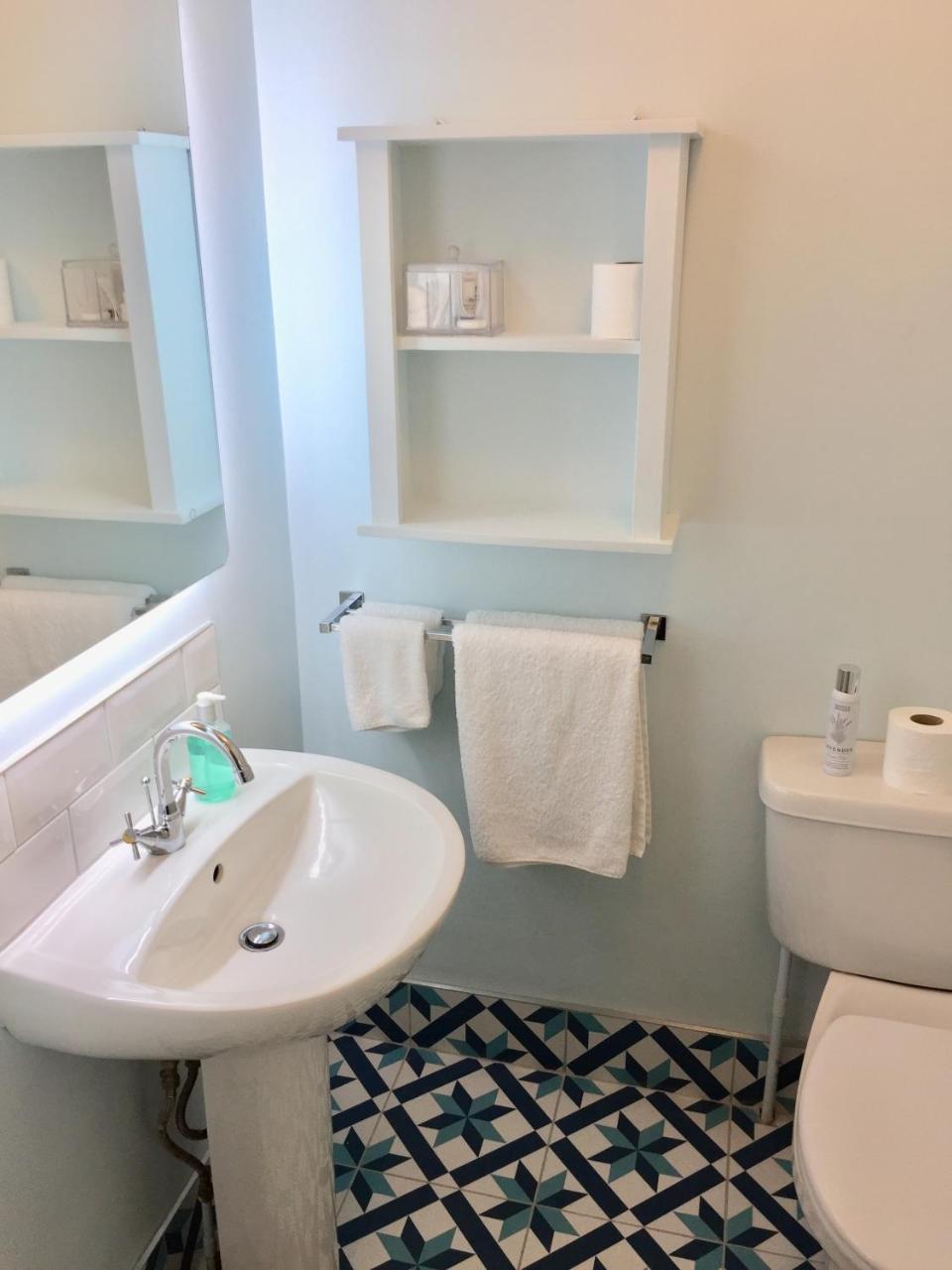 לארן Derrin Guest House מראה חיצוני תמונה